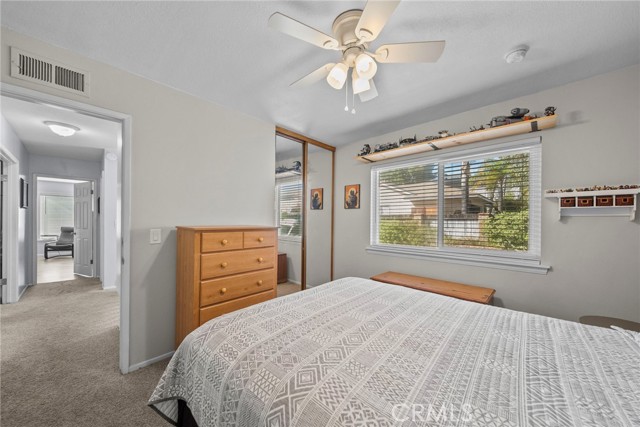 Detail Gallery Image 24 of 44 For 16503 Fairglade, Canyon Country,  CA 91387 - 4 Beds | 3 Baths