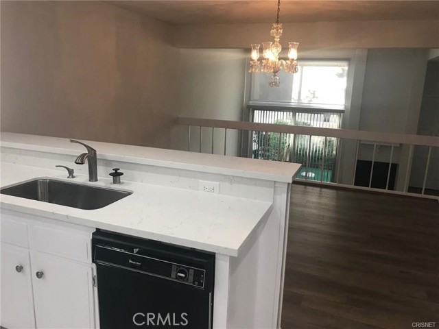 Detail Gallery Image 18 of 25 For 22219 1/2 Erwin St, Woodland Hills,  CA 91367 - 2 Beds | 2/1 Baths