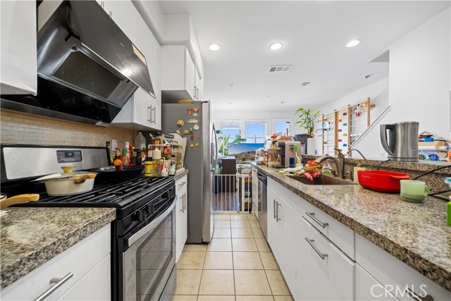 Detail Gallery Image 12 of 34 For 1118 Calle Montana, Montebello,  CA 90640 - 3 Beds | 2/1 Baths