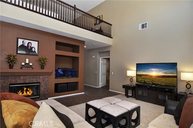 Detail Gallery Image 5 of 35 For 889 Feather Peak Dr, Corona,  CA 92882 - 4 Beds | 2/1 Baths