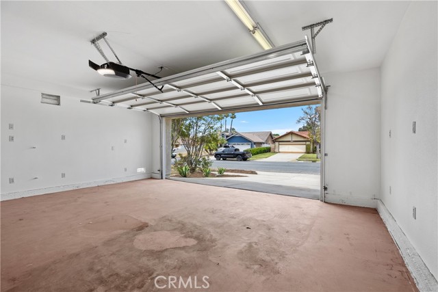 1348 Sandia Street, Corona CA: https://media.crmls.org/medias/c53841d5-c564-4950-bd4e-e1aa0f733913.jpg