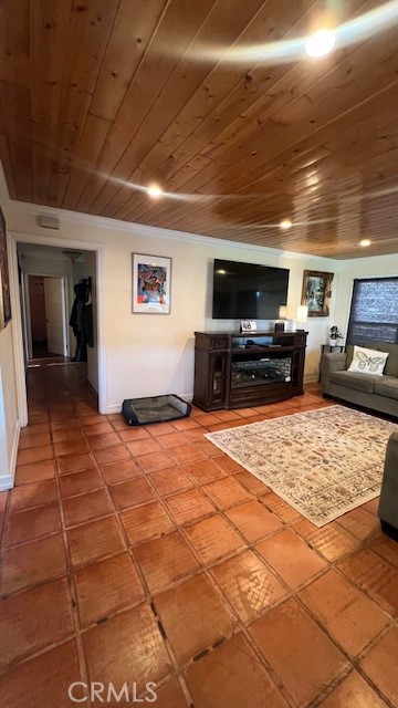 4647 Abbott Road, Lynwood CA: https://media.crmls.org/medias/c5386a04-e3d5-4017-8710-39726f6ff8d0.jpg