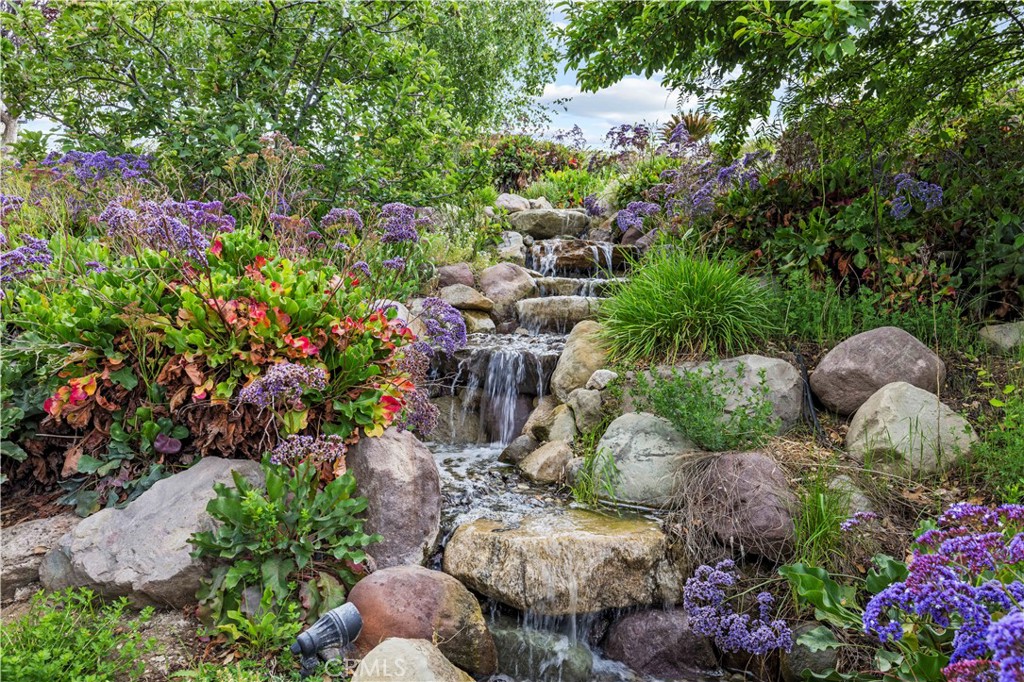 https://media.crmls.org/medias/c538b2d0-3632-451e-b332-f0bef4b8d9c4.jpg?preset=X-Large