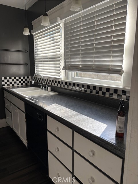 Detail Gallery Image 5 of 11 For 210 Oleander, Bakersfield,  CA 93304 - 3 Beds | 1 Baths