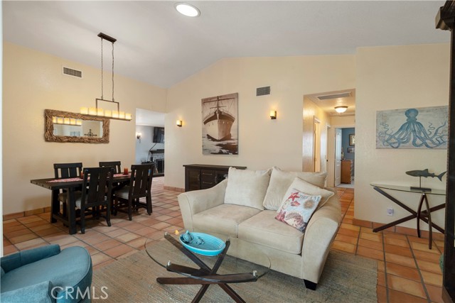 Detail Gallery Image 12 of 43 For 2537 Fulton, La Verne,  CA 91750 - 3 Beds | 2 Baths