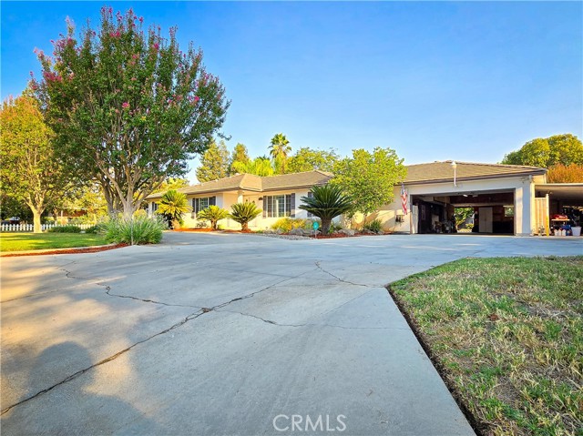 Detail Gallery Image 8 of 45 For 1654 W Vartikian Ave, Fresno,  CA 93711 - 3 Beds | 2/1 Baths