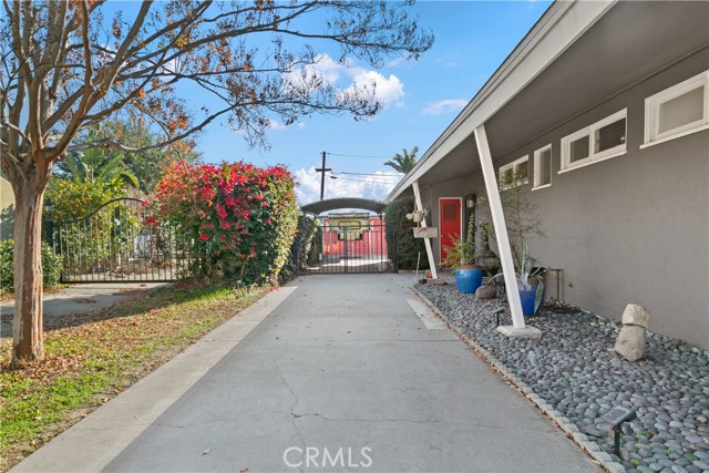 Image 3 for 8800 Tweedy Ln, Downey, CA 90240