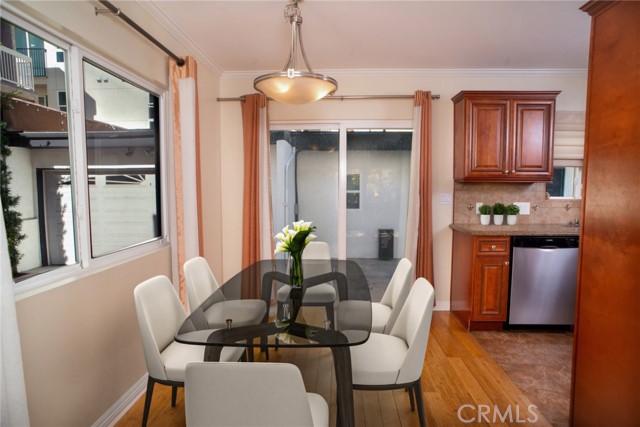 Detail Gallery Image 4 of 14 For 11265 Otsego St #1,  North Hollywood,  CA 91601 - 2 Beds | 1/1 Baths