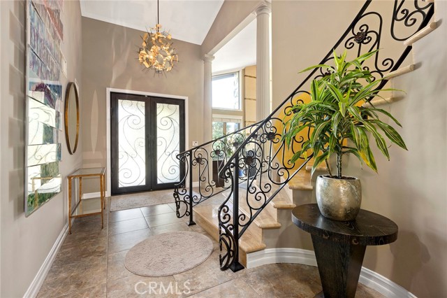 2544 Flintridge Drive photo 2