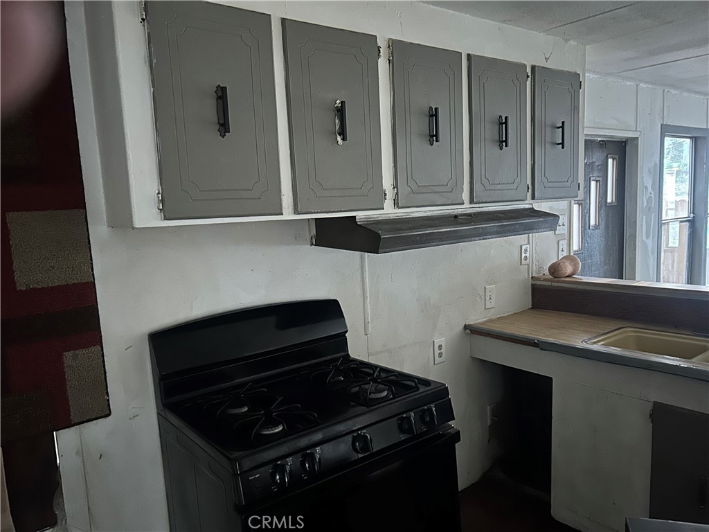 https://media.crmls.org/medias/c53bb283-c690-435d-954b-7258796d66e3.jpg?preset=X-Large