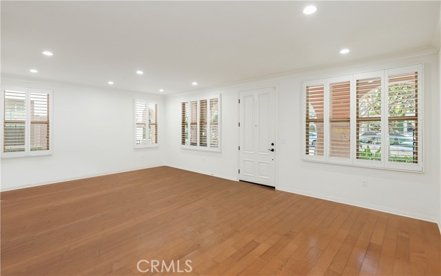 Detail Gallery Image 2 of 34 For 89 Mayfair, Irvine,  CA 92620 - 1 Beds | 1/1 Baths