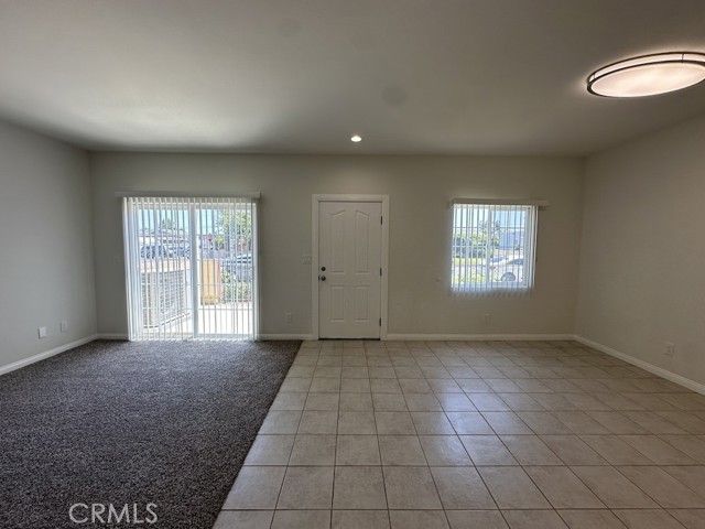 Detail Gallery Image 11 of 32 For 3755 E 52nd St, Maywood,  CA 90270 - 3 Beds | 3 Baths