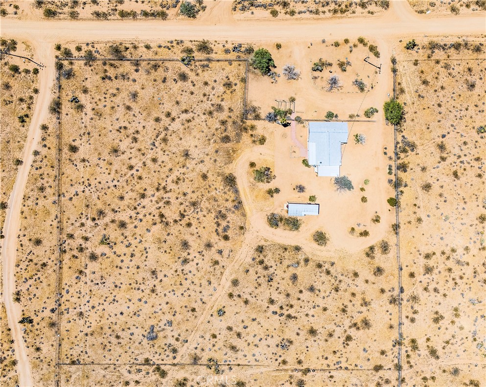 https://media.crmls.org/medias/c53c3a03-6fa0-425c-8915-5b5e4ce6215d.jpg?preset=X-Large