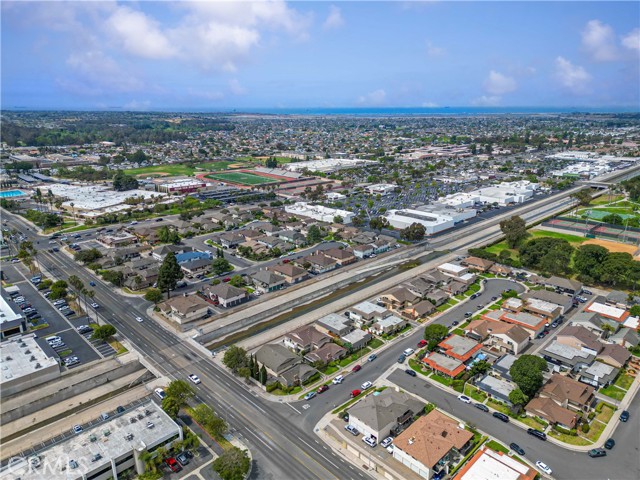7340 Corsican Drive, Huntington Beach CA: https://media.crmls.org/medias/c53c80d8-100f-427a-becc-3abf37eda3d9.jpg