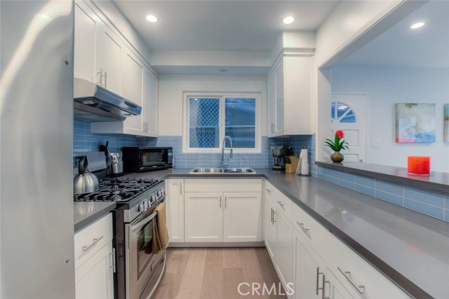 200 Moonstone Street, Manhattan Beach CA: https://media.crmls.org/medias/c53caba1-2f47-4932-ad63-d975b75ebf05.jpg