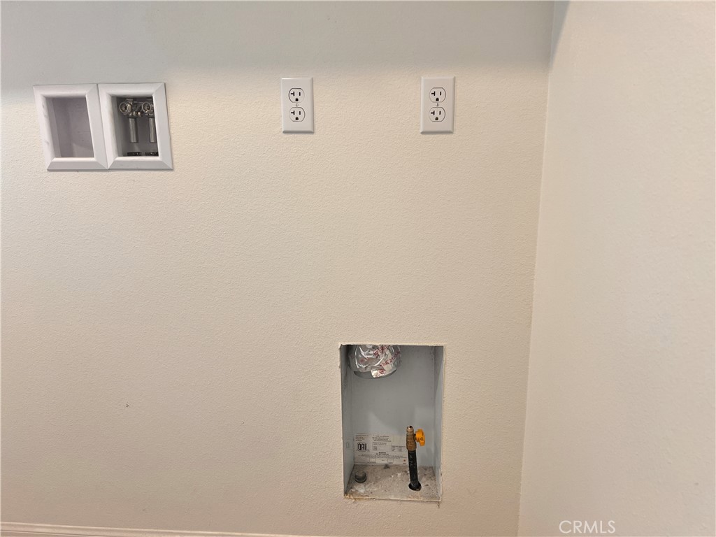 https://media.crmls.org/medias/c53d4a0f-addd-4d9e-9d30-9244270c1d90.jpg?preset=X-Large