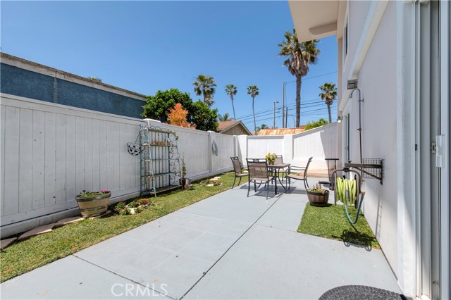 Detail Gallery Image 52 of 57 For 627 N Lucia Ave #B,  Redondo Beach,  CA 90277 - 4 Beds | 3/1 Baths