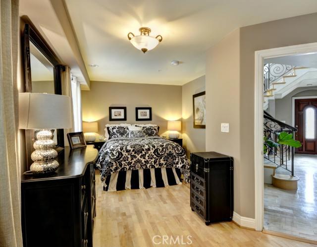 313 2nd Street, Hermosa Beach, California 90254, 3 Bedrooms Bedrooms, ,3 BathroomsBathrooms,Residential,Sold,2nd,SB12141698