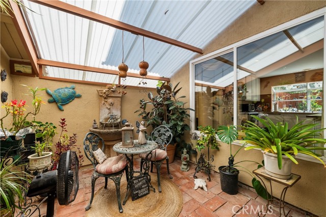 565 Martinique Place, Thousand Oaks CA: https://media.crmls.org/medias/c5403367-3e79-4eea-afb1-9cb7c5334226.jpg