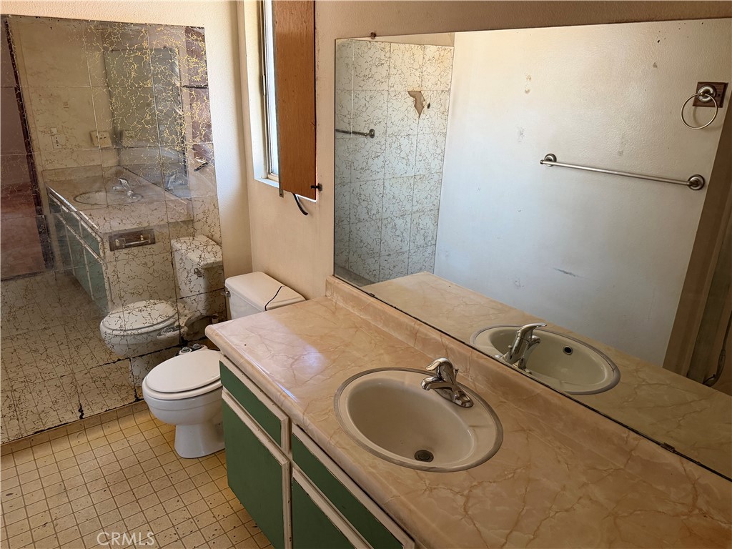 https://media.crmls.org/medias/c54047f2-2531-4741-b998-1a094dce0938.jpg?preset=X-Large