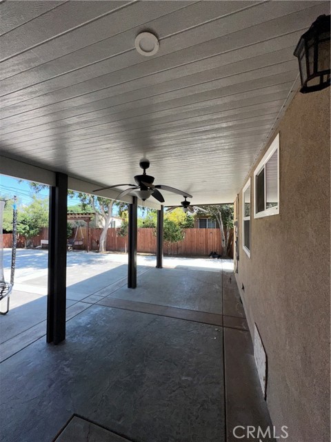 9387 Frankfort Avenue, Fontana CA: https://media.crmls.org/medias/c540aa77-576d-40c0-ad99-ecfa8f7d3a5f.jpg