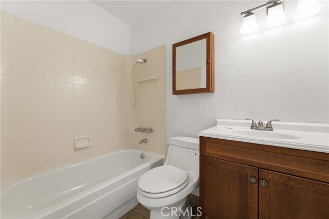 Detail Gallery Image 25 of 41 For 10312 Hawthorne Ave, Hesperia,  CA 92345 - 3 Beds | 3 Baths