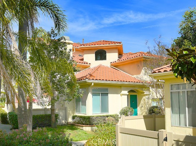 Detail Gallery Image 4 of 53 For 4489 Spencer #112,  Torrance,  CA 90503 - 4 Beds | 3 Baths