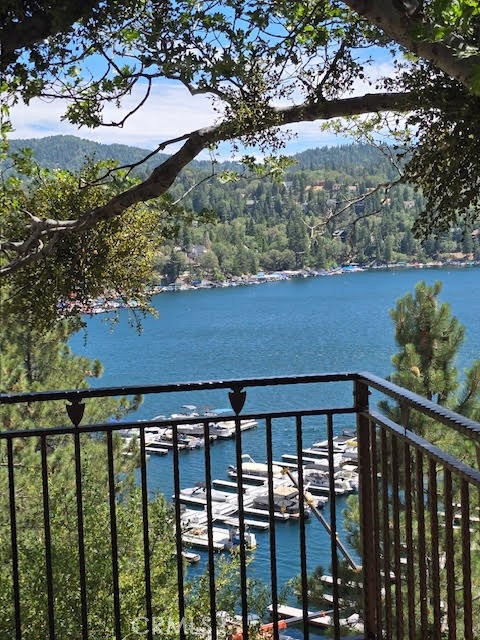 180 Hill Side, Cedar Glen CA: https://media.crmls.org/medias/c54215ff-a37d-48e8-b95a-75f90738fdce.jpg