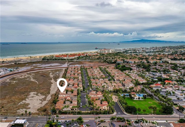 8438 Hibiscus, Huntington Beach CA: https://media.crmls.org/medias/c5424811-ad70-4af7-aa08-69ef5fa35776.jpg