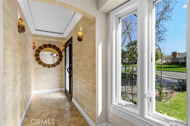 Detail Gallery Image 5 of 61 For 415 Birmingham Rd, Burbank,  CA 91504 - 4 Beds | 3/1 Baths