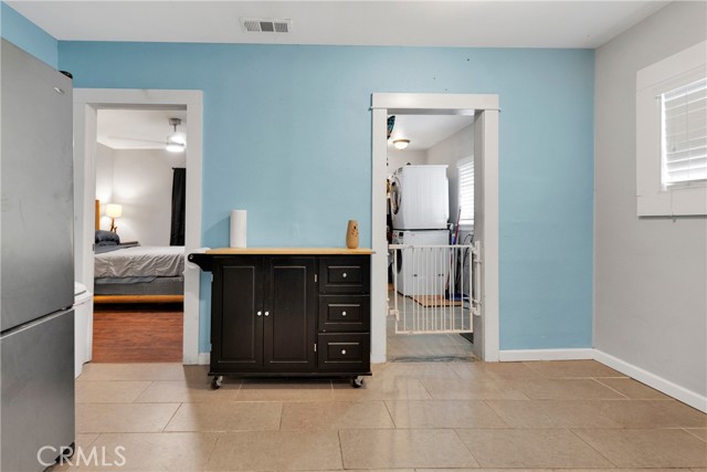 1554 N Sierra Way, San Bernardino CA: https://media.crmls.org/medias/c5428792-6ea8-4dca-8152-8cfb5dc0a64b.jpg