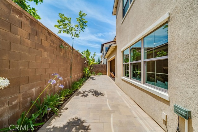 126 Paxton, Irvine CA: https://media.crmls.org/medias/c542a2ca-31f1-44e7-bbcc-ece7b36f5c49.jpg