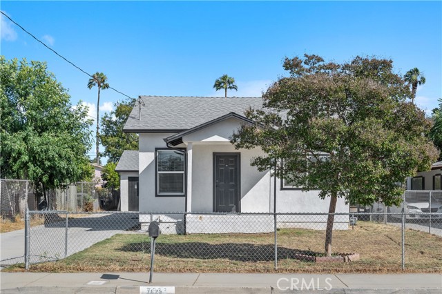 7628 Freda Avenue, Riverside CA: https://media.crmls.org/medias/c542eeaa-9b24-491a-a468-3c6a02397648.jpg