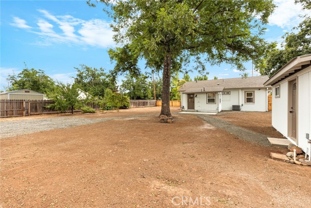 770 E 20th Street, Chico CA: https://media.crmls.org/medias/c542f290-3f79-4e54-8006-c3191475964a.jpg