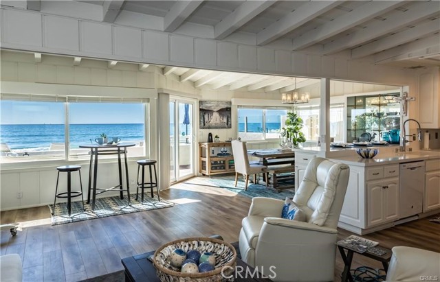 Detail Gallery Image 9 of 44 For 35325 Beach Rd, Dana Point,  CA 92624 - 4 Beds | 2/1 Baths