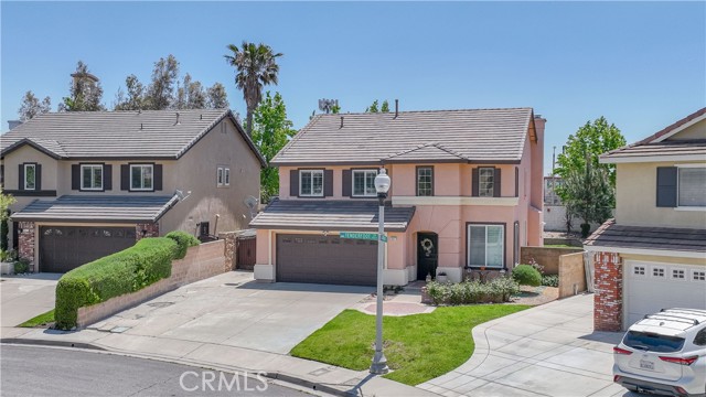 Detail Gallery Image 2 of 63 For 5527 Tenderfoot, Fontana,  CA 92336 - 4 Beds | 2/1 Baths
