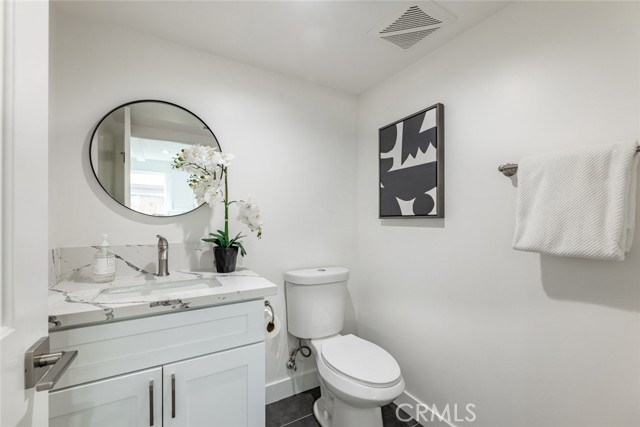 Detail Gallery Image 12 of 33 For 9117 N Nilo Ln, Panorama City,  CA 91402 - 4 Beds | 3/1 Baths