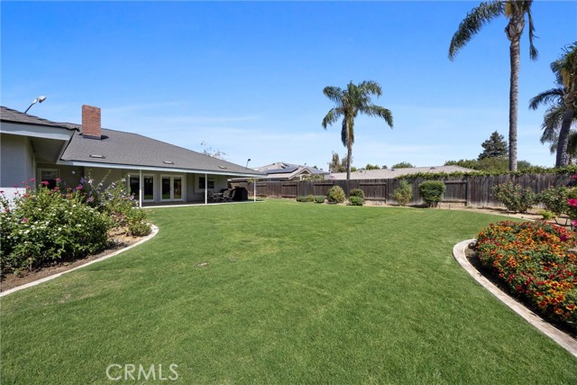 7705 Terry John Avenue, Bakersfield CA: https://media.crmls.org/medias/c544a204-5766-4e87-8bad-4b2dc5a09017.jpg