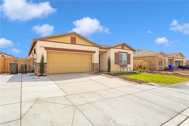 Detail Gallery Image 4 of 29 For 11943 Moss Creek Ct, Adelanto,  CA 92301 - 3 Beds | 2 Baths
