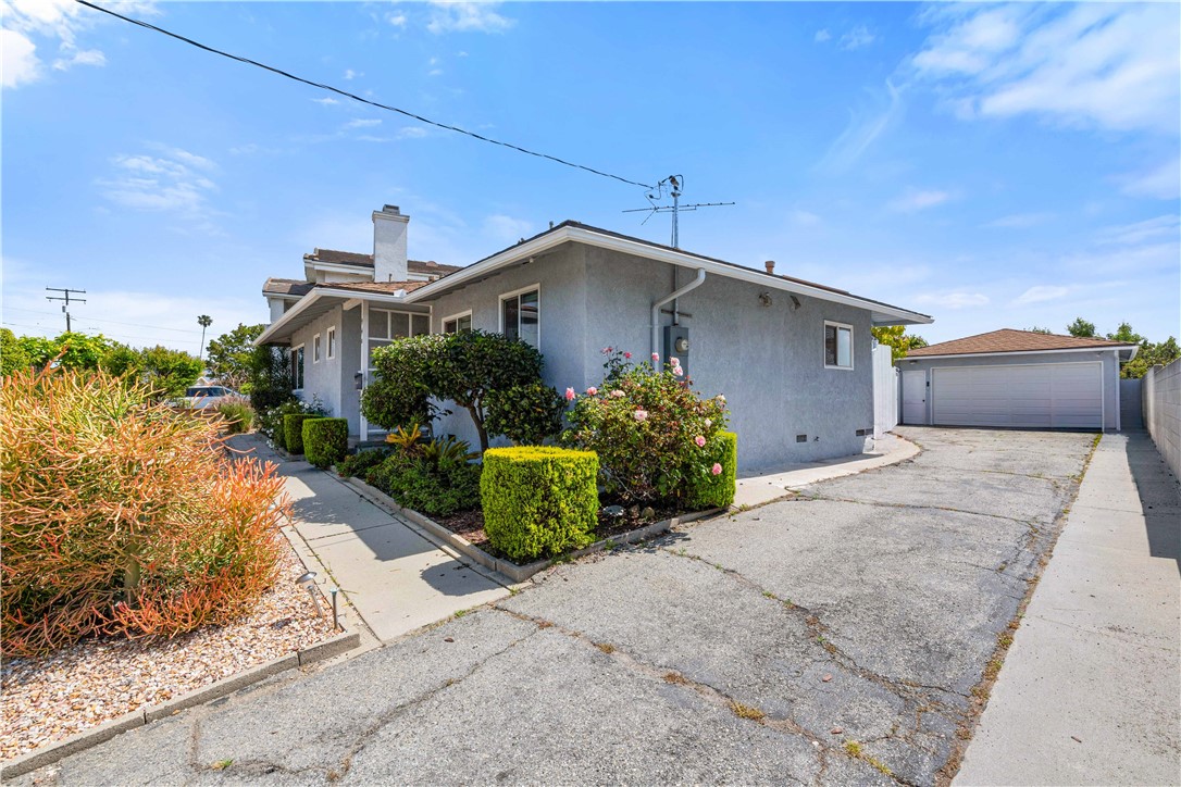 Detail Gallery Image 5 of 41 For 940 S Lincoln Ave, Monterey Park,  CA 91755 - 3 Beds | 2 Baths