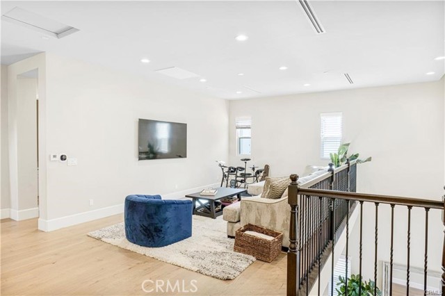 Detail Gallery Image 18 of 30 For 10178 Lightbreeze Cir, Huntington Beach,  CA 92646 - 5 Beds | 5 Baths