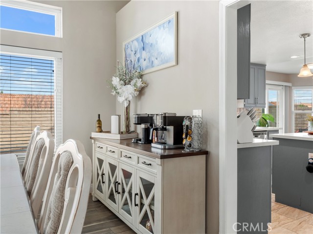 Detail Gallery Image 11 of 42 For 38948 Glenwood, Palmdale,  CA 93551 - 4 Beds | 3 Baths