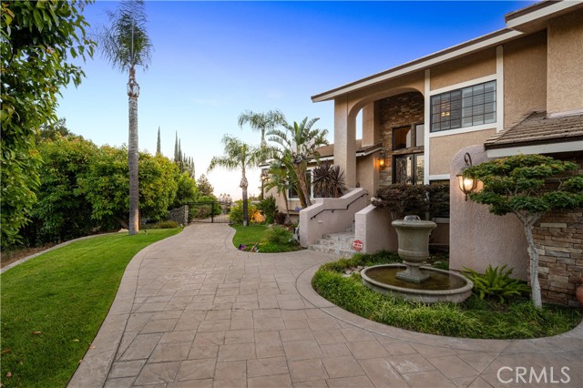 2565 Cliff Rd, Upland CA: https://media.crmls.org/medias/c547bca5-a908-4d22-b2e9-013f1f0ba44a.jpg