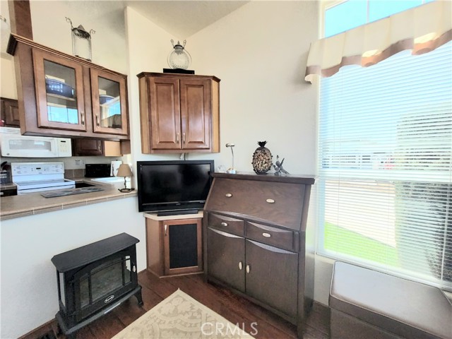 Detail Gallery Image 11 of 29 For 1295 S Cawston Ave #124,  Hemet,  CA 92545 - 1 Beds | 1 Baths