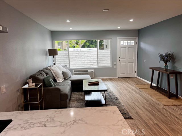 2328 Via Mariposa W, Laguna Woods CA: https://media.crmls.org/medias/c547c433-6778-4221-bdd7-9e15c3156197.jpg
