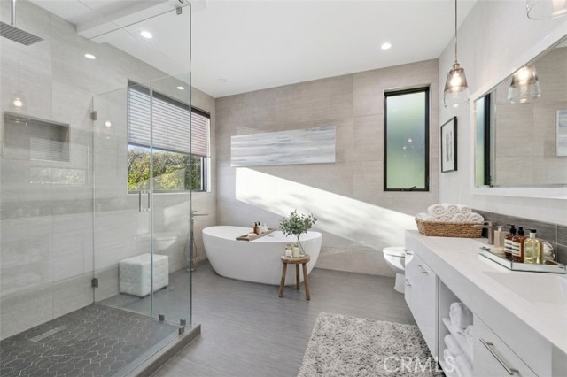 Detail Gallery Image 17 of 48 For 4545 Stern Ave, Sherman Oaks,  CA 91423 - 6 Beds | 5/1 Baths