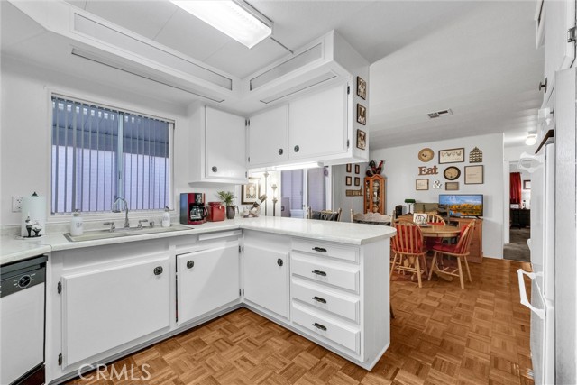 Detail Gallery Image 14 of 29 For 1251 Lugonia Ave #3,  Redlands,  CA 92374 - 2 Beds | 2 Baths