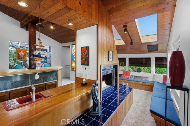 237 W Avenida Alessandro, San Clemente CA: https://media.crmls.org/medias/c548bd85-c898-4c64-9de0-b7952cca58c2.jpg
