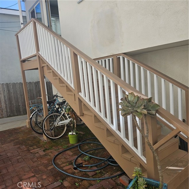Detail Gallery Image 2 of 17 For 518 Palm Drive, Hermosa Beach,  CA 90254 - 2 Beds | 1 Baths