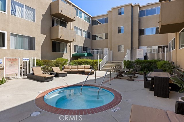 Detail Gallery Image 18 of 21 For 14141 Dickens #312,  Sherman Oaks,  CA 91423 - 2 Beds | 2 Baths